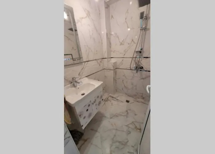 луксозен с гледка към парк и център *